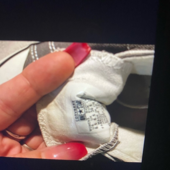 Converse shoes - Picture 3 of 3